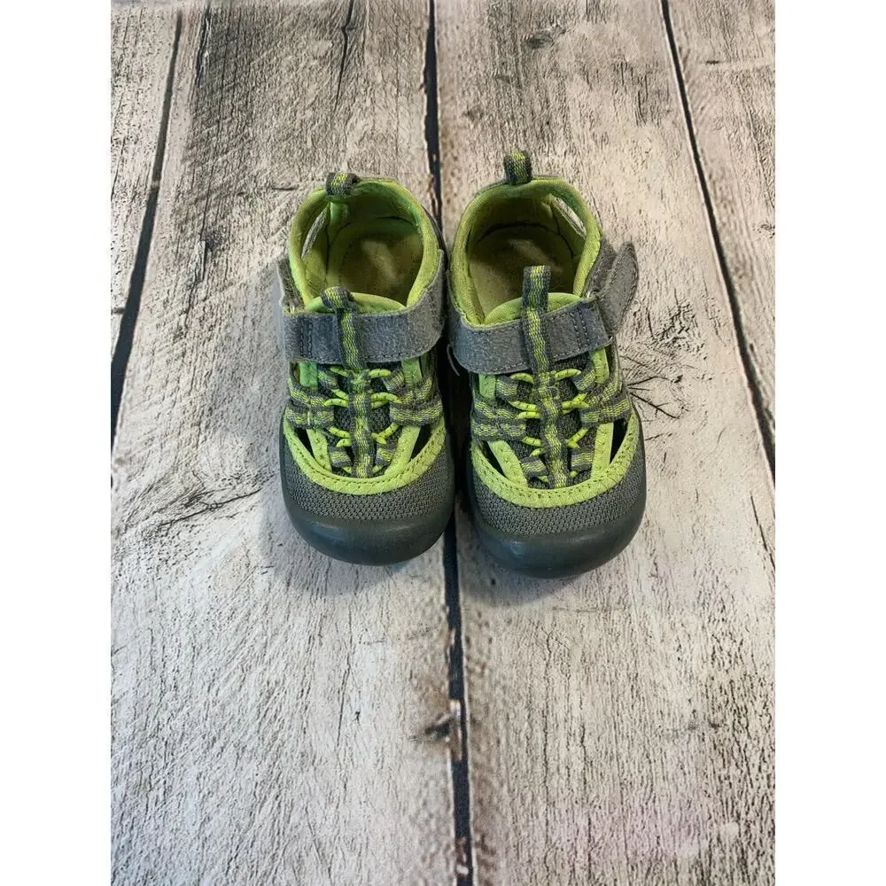 OSHKOSH B’GOSH Unisex Kids Bump Toe Athletic Sandals / Size: 6